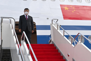 Фотография к новости: Си Цзиньпин прилетел в Нур-Султан