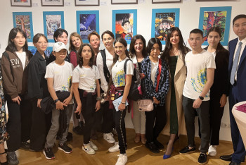 Фотография к новости: В Вене открылась выставка картин казахстанских детей