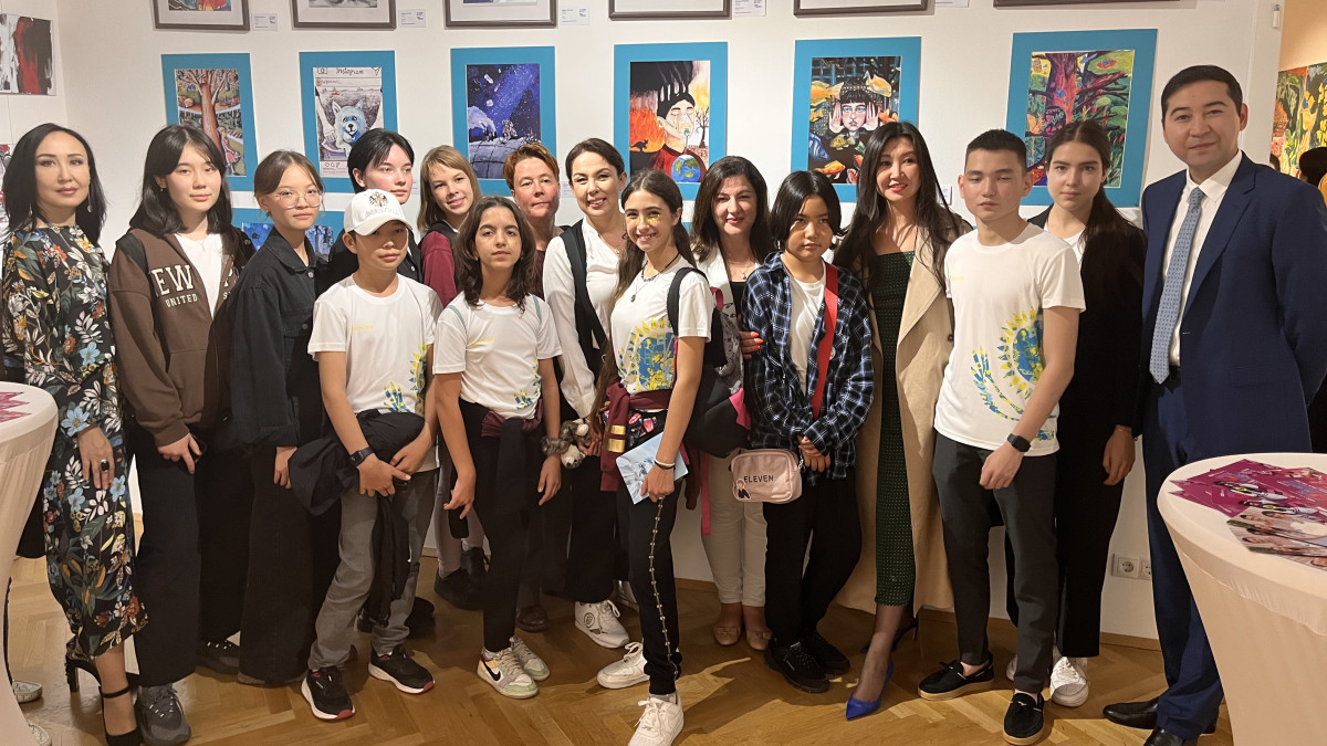 В Вене открылась выставка картин казахстанских детей