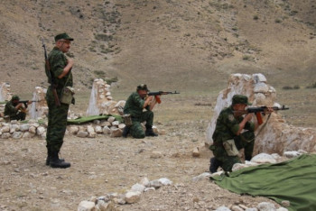 Фотография к новости: Кыргызстан заявил о больших потерях среди военных в ходе перестрелки на таджикской границе