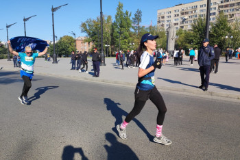 Фотография к новости: От 18 до 77: первый Абай-марафон прошёл в Семее