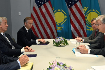 Фотография к новости: Токаев встретился с главой JPMorgan Chase & Co