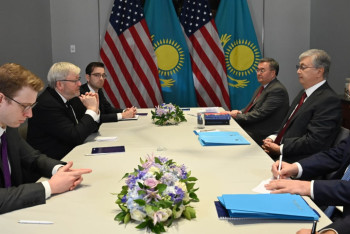 Фотография к новости: Глава государства встретился с президентом аналитического центра Asia Society