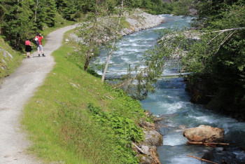 Фотография к новости: Часть горной речки присвоил алматинец при строительстве дома