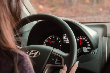 Фотография к новости: Житель Семея напал на автоледи с детьми