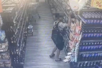 Фотография к новости: Мужчина два месяца безнаказанно воровал алкоголь в супермаркете Актау