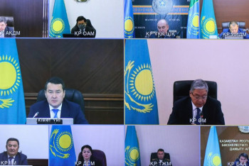 Фотография к новости: "Горячие линии" для мигрантов из России откроют в Казахстане