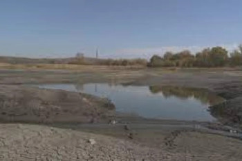 Фотография к новости: За месяц резко обмелело водохранилище в ВКО
