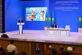 Фотография к новости: Токаев встретился с общественностью Туркестанской области