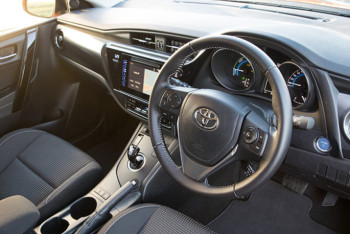 В Казахстане осталось 19 000 праворульных машин