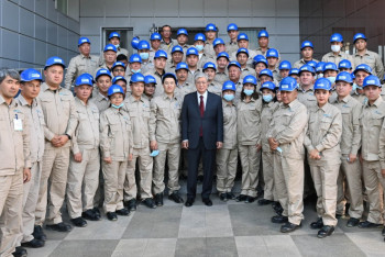 Фотография к новости: Президент посетил Шымкентский нефтеперерабатывающий завод