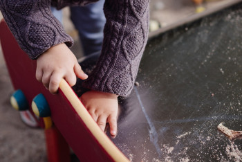 Фотография к новости: Малыши спят среди тараканов: актаусцы жалуются на детский сад