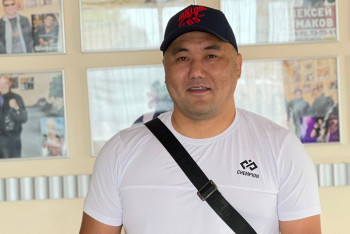 Фотография к новости: "Приходите в мой дом!" Детский тренер из Семея размещает мигрантов в своей квартире