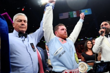 Фотография к новости: "Свёл GGG на нет". WBC признал превосходство "Канело" над Головкиным