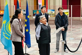 Фотография к новости: В старейшем университете Франции прошла выставка картин Карипбека Куюкова