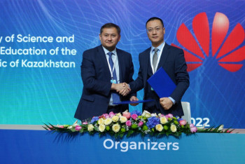 Фотография к новости: Huawei откроет 50 академий ИКТ в вузах Казахстана