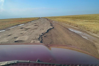 Фотография к новости: "Растёт количество ДТП" - сенатор раскритиковал качество ремонта автодорог в Казахстане