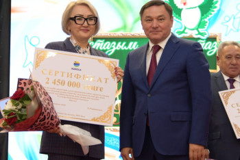 Фотография к новости: Денежные сертификаты вручили акмолинским педагогам в профессиональный праздник