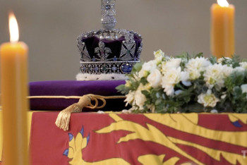 Фотография к новости: Дежуривший у гроба Елизаветы II солдат умер через две недели после ее похорон