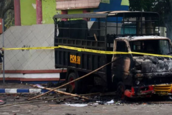 Более 120 человек погибли на футбольном матче в Индонезии