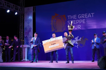 Фотография к новости: 24 миллиона тенге получил победитель конного марафона Астана-Туркестан