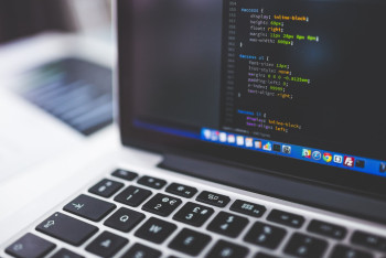 Фотография к новости: Жалобы пользователей соцсетей "читает" искусственный интеллект — МВД