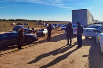 Фотография к новости: На границе с ЗКО грабят автомобили, брошенные россиянами