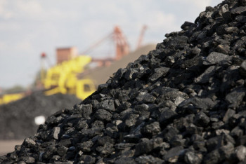 Фотография к новости: Отказываться от использования угля Казахстану пока не следует - Токаев