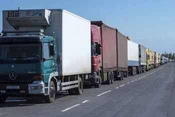 Фотография к новости: Информацию о пробке из большегрузов на границе с Кыргызстаном прокомментировали в КГД