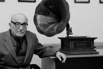 Фотография к новости: Ушла легенда: скончался коллекционер Наум Шафер