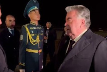 Фотография к новости: Президент Таджикистана Эмомали Рахмон прилетел в Казахстан