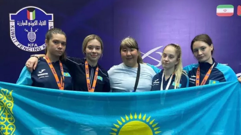 Фотография к новости: Казахстан завоевал серебро на чемпионате Азии по фехтованию