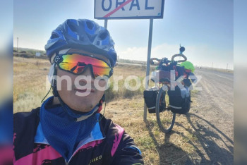 Фотография к новости: Велосипедист за 50 дней доехал из Уральска в Алматы