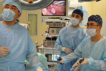 Фотография к новости: Хирурги Астаны провели для ребёнка сложную и первую в Казахстане операцию