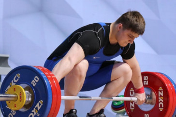 Фотография к новости: Казахстанец завоевал "бронзу" чемпионата Азии по тяжелой атлетике