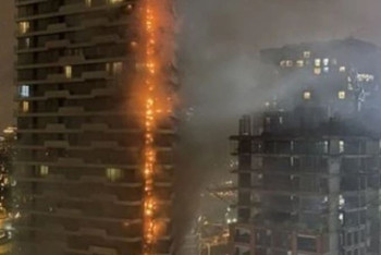 Фотография к новости: Пожар в турецком небоскрёбе попал на видео