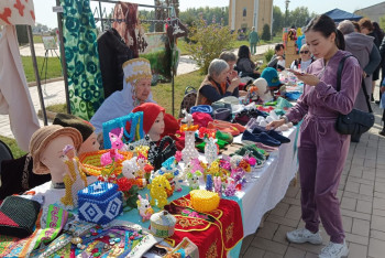 Фотография к новости: Представители 87 этносов устроили креативный праздник-ярмарку в Таразе