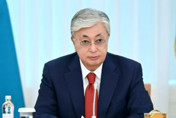 Фотография к новости: Казахстан должен развиваться не путём революции: опубликовано архивное видео с Токаевым