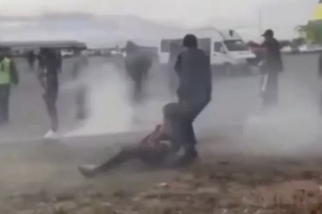 Фотография к новости: Массовая драка футбольных фанатов "Тобола" и "Актобе" попала на видео