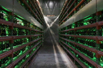 Фотография к новости: С выявлением серых майнеров в Казахстане снизилось потребление электричества