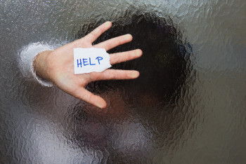 Кодовое слово "помогите": как работает приложение по борьбе с домашним насилием?