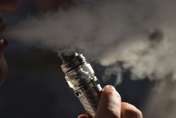 Фотография к новости: Законодательно запретить вейпы и электронные сигареты хотят в Казахстане