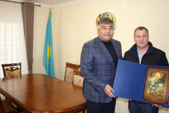 Фотография к новости: Посольство Казахстана продолжает работать из Киева