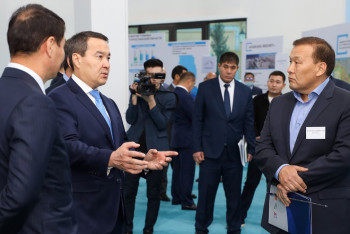 Фотография к новости: Премьеру представили проект нового туристского центра в Туркестанской области