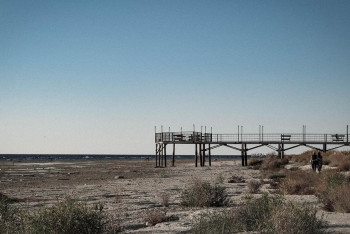 Фотография к новости: "Здесь раньше была вода": Обмеление Каспия вновь запечатлели на фото