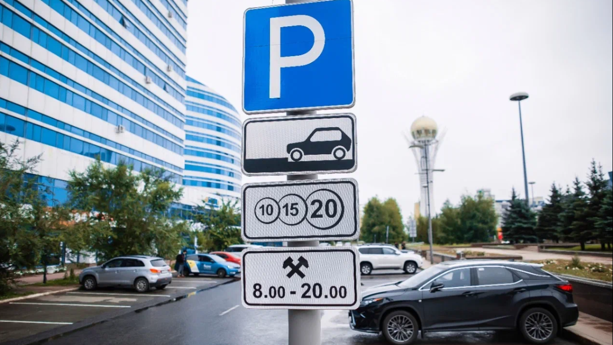 Парковки станут бесплатными в честь праздника в Астане