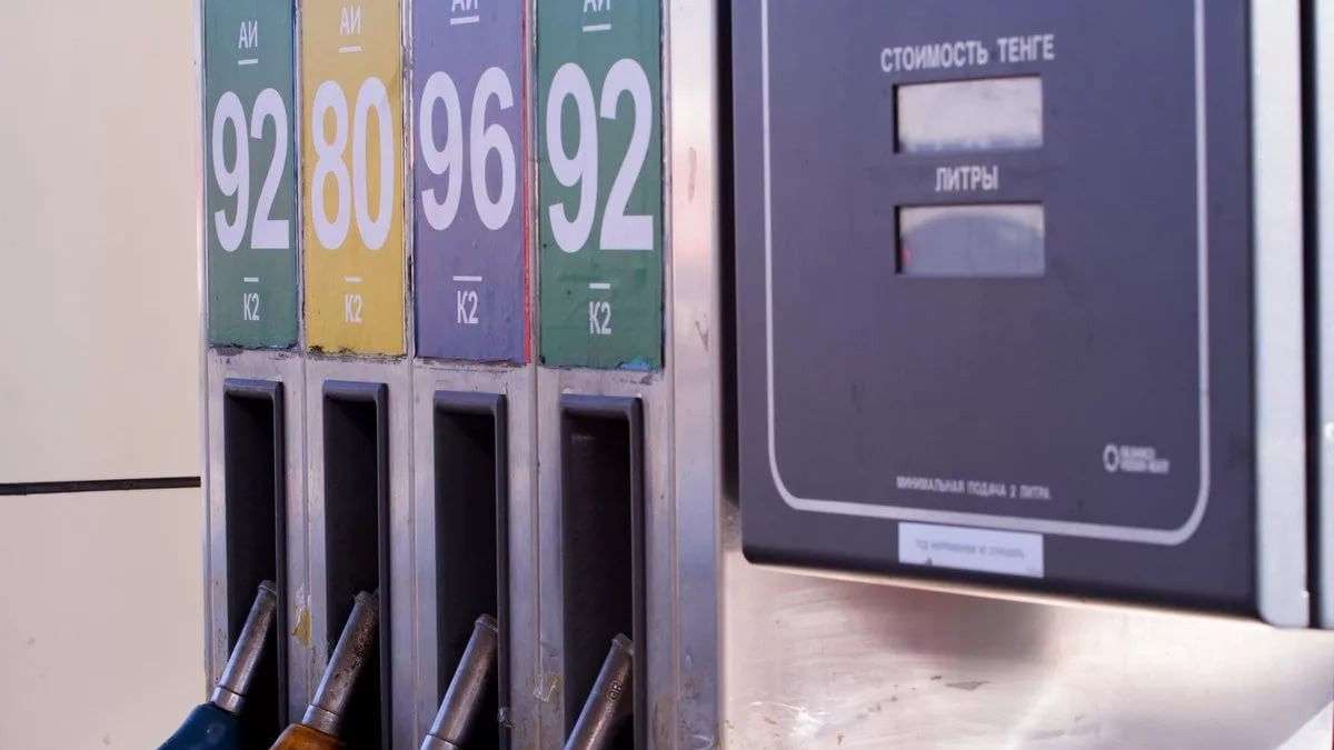 На автозаправках Алматы выявили множество нарушений
