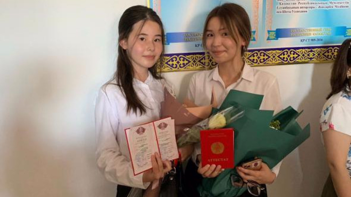 Выпускницу из Атырау пригласили учиться сразу в 15 вузов мира