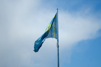 Фотография к новости: В небе над Алматы и Алматинской областью раскроют самый большой флаг Казахстана