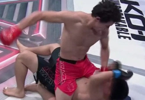 Фотография к новости: Казахстанский актер и блогер в первом раунде нокаутировал бойца ММА